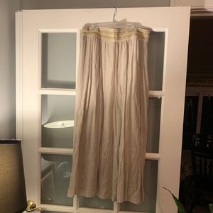 Beautiful flowing skirt NWT